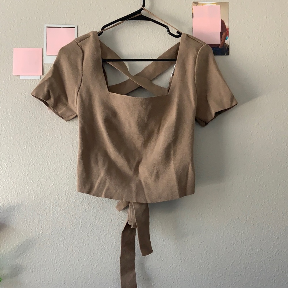 Brown cropped shirt
